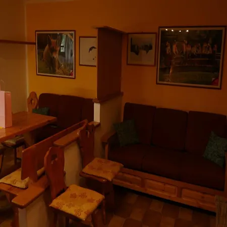 Apartament Contemporary In Near Area