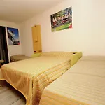 Contemporary In Near Area Apartment *