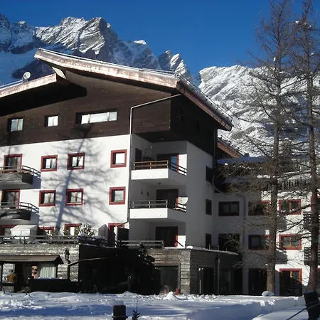 Apartment Contemporary In Near Area *