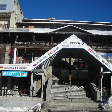 Contemporary In Near Area Apartment Breuil-Cervinia
