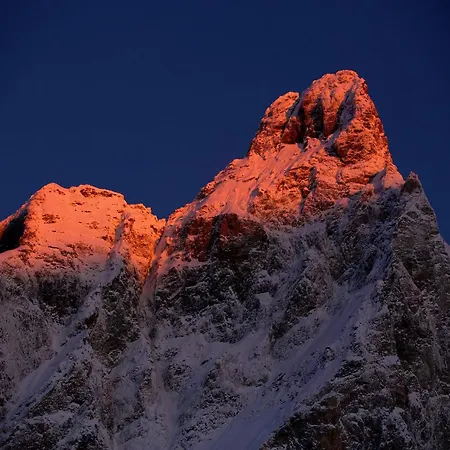 Contemporary In Near Area * 布勒伊-切尔维尼亚