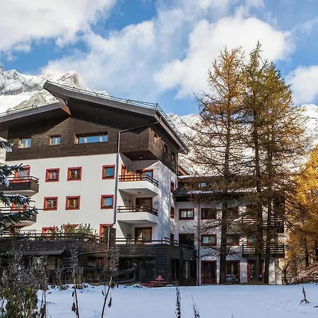 Contemporary In Near Area Apartment Breuil-Cervinia
