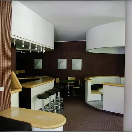 Contemporary In Near Area 公寓 布勒伊-切尔维尼亚